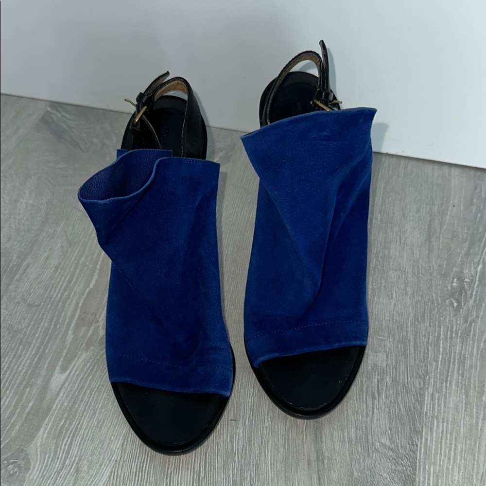 Balenciaga Vibrant Blue and Black Open-Toe Sandals with Slingback